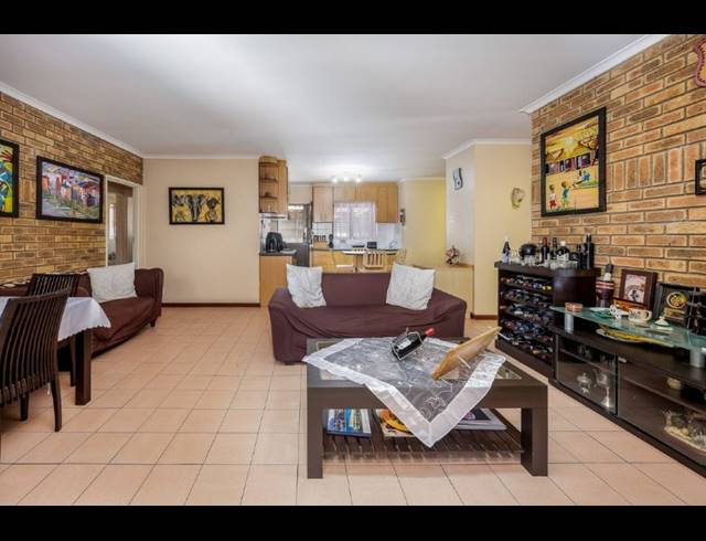 4 BEDROOM HOUSE FOR SALE IN SONEIKE